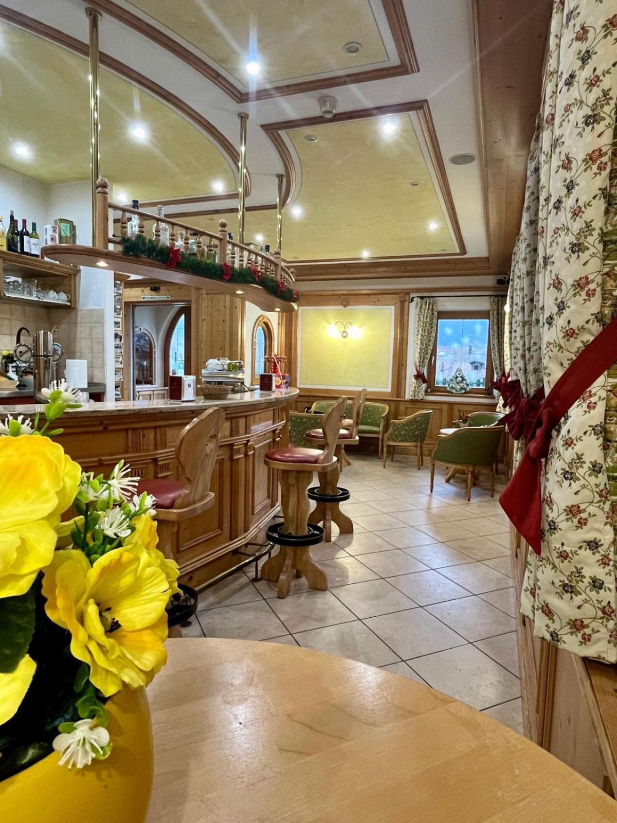 Garni Costa Verde Bocenago エクステリア 写真